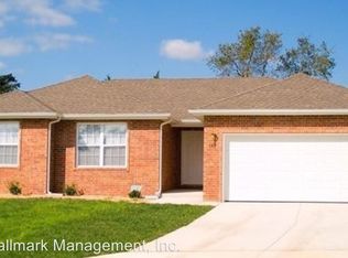 380 Amber Ave, Hollister, MO 65672