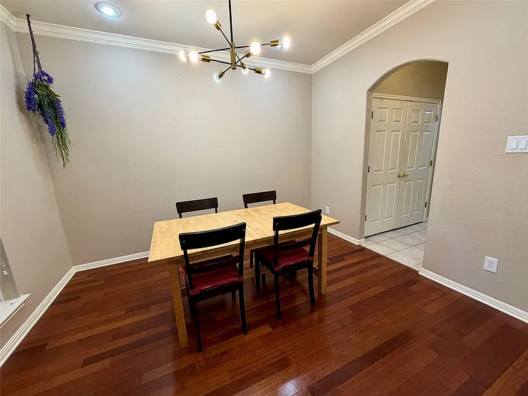 2704 Dagama Ct — Photo 6