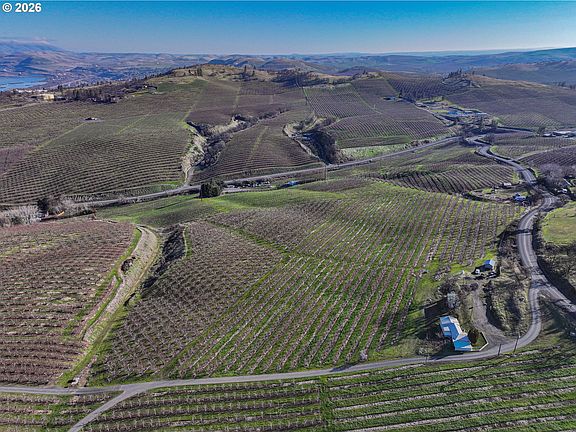 3rd image of 3699 Skyline Rd