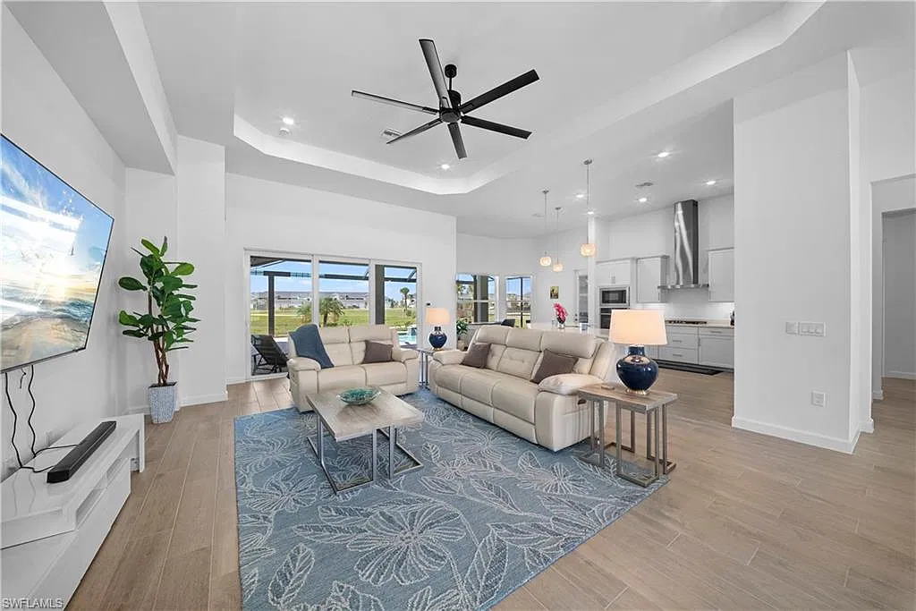 3 bed, 3.0 bath, 2815 sqft, $10,500 — Photo 1