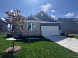 20473 W Kilburn Dr, Macomb, MI 48044