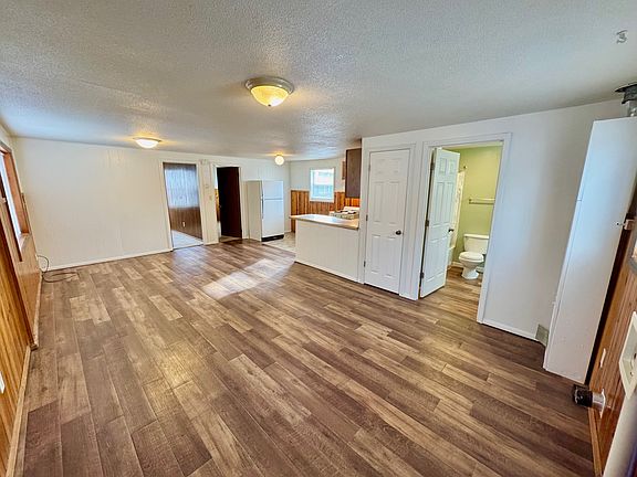 3rd image of 224 E New York St #2