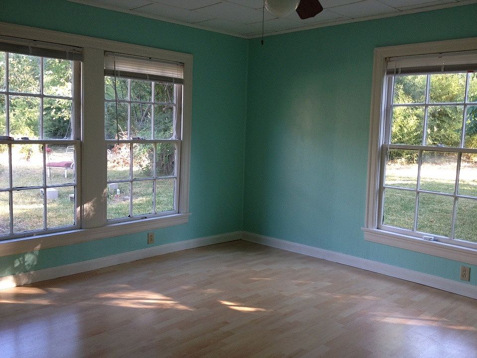 1st image of 320 Pecan Dr APT A