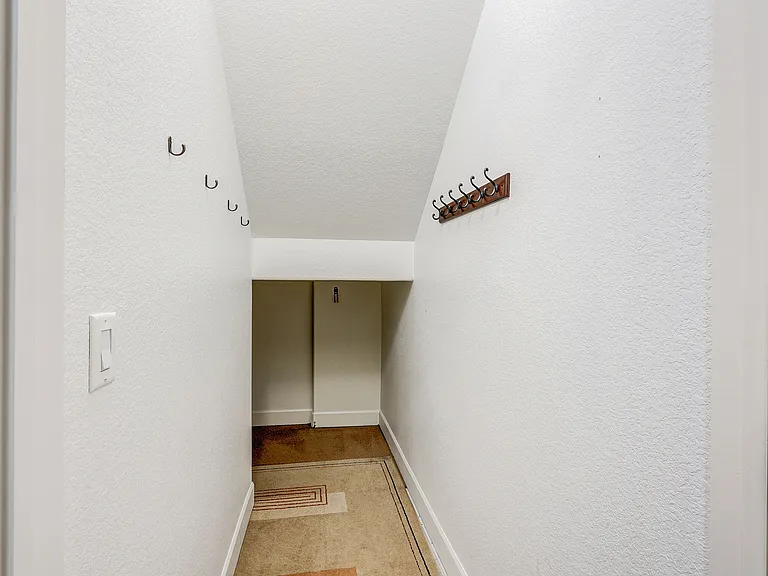 10732 Hillsboro Cir — Photo 45