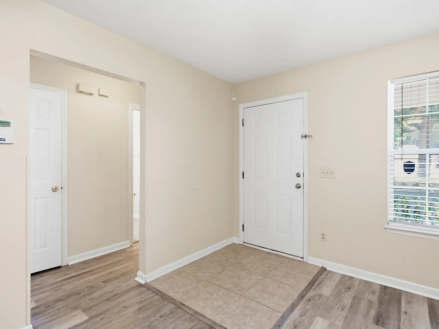 3 bed, 1250 sqft, $2,150 — Photo 3