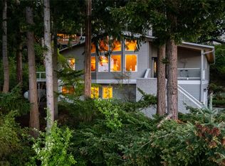888 Shoshone Dr, La Conner, WA