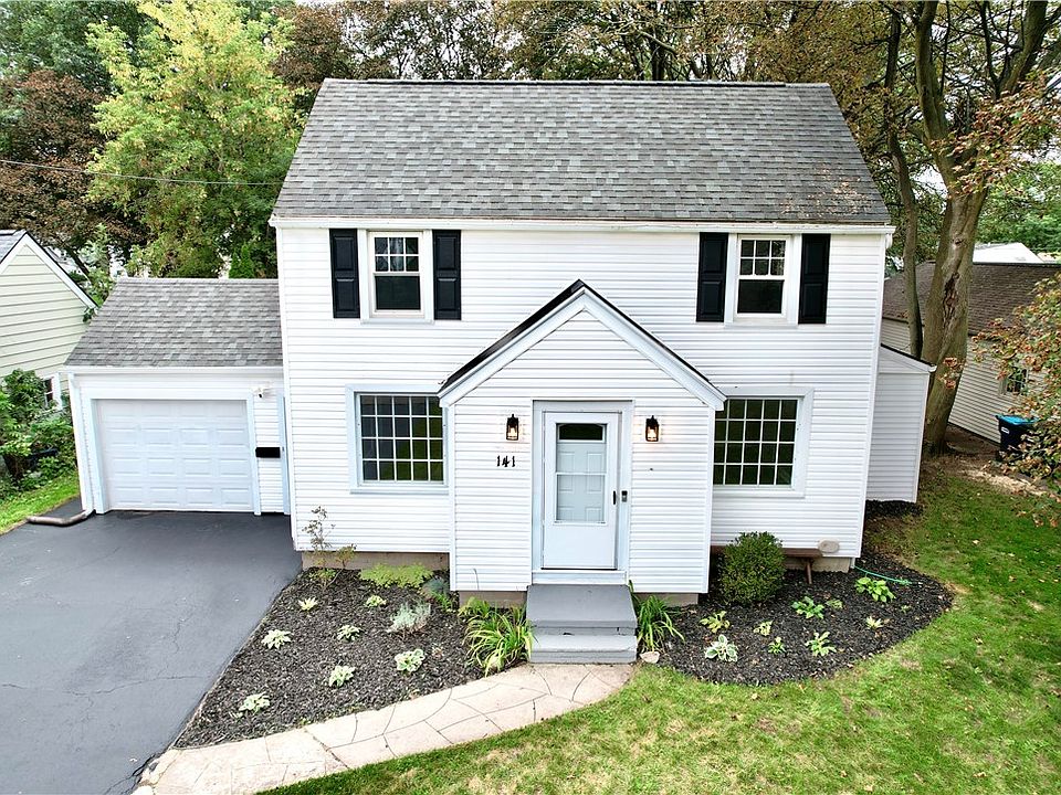 1st image of 141 Maiden Ln