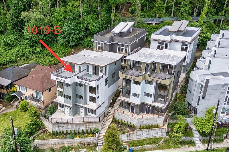 2nd image of 1019 Sturgus Avenue S #B