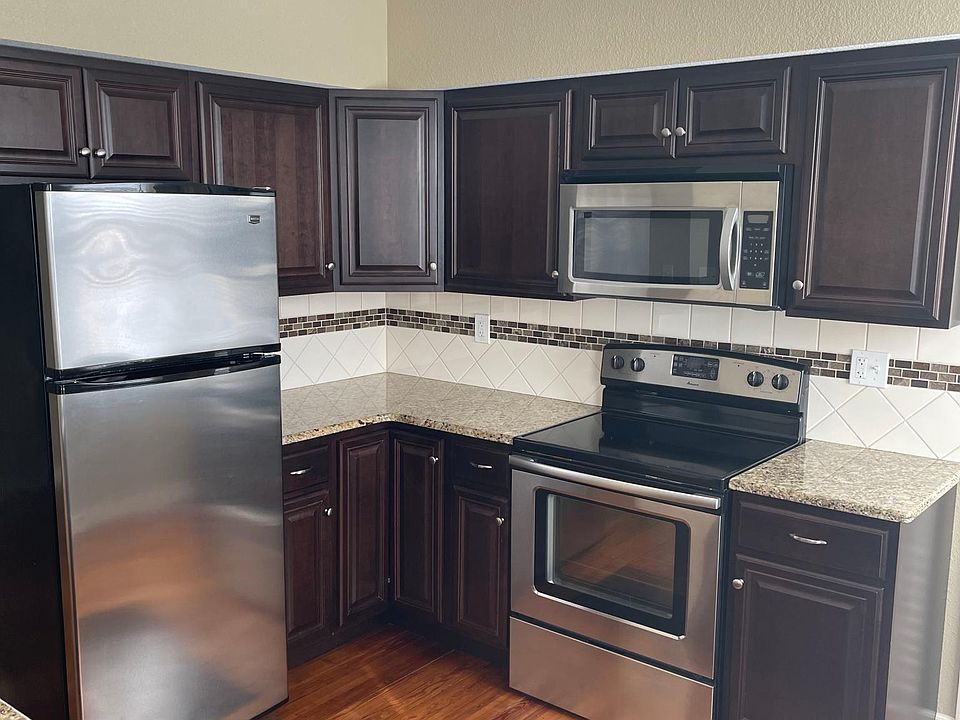 1st image of 139 W Peoria St #301