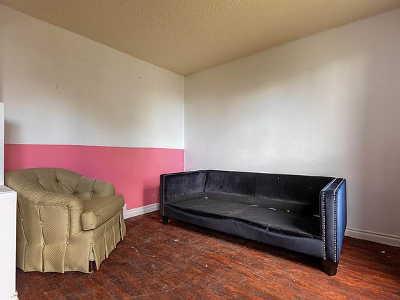 5th image of 5016 49th St