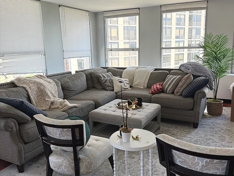 2626 N Lakeview Ave #1612 — Photo 4