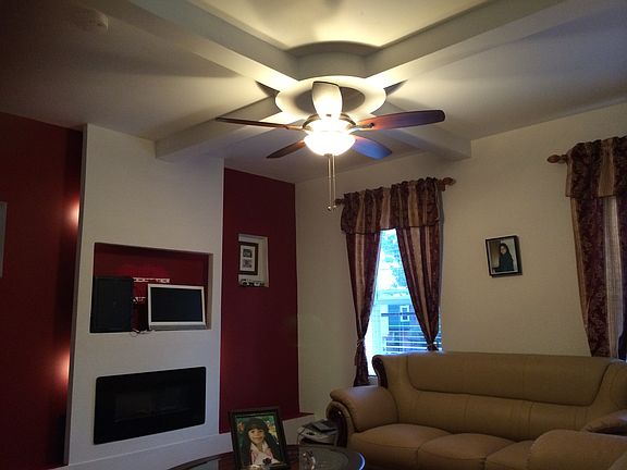 3rd image of 901 N Lombard St