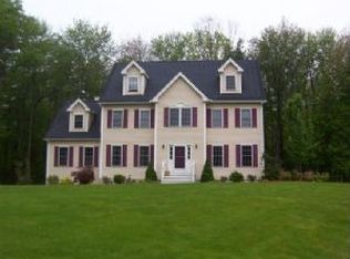 5 Fenway St #A, Wilmington, MA 01887