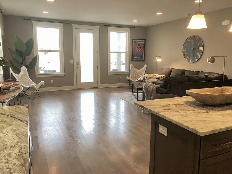 6223 California Ave — Photo 17
