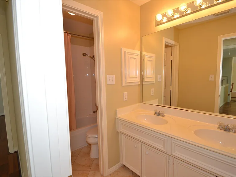 1711 Emma Cove Ct — Photo 29