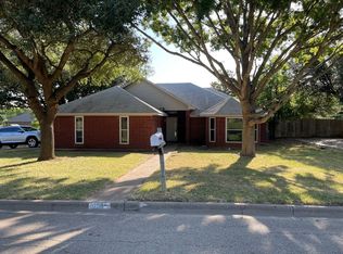 1098 Dane Dr, Hewitt, TX 76643