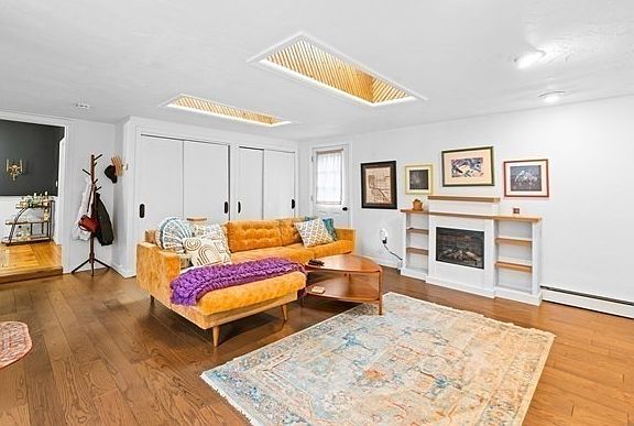 4th image of 32 Ash St