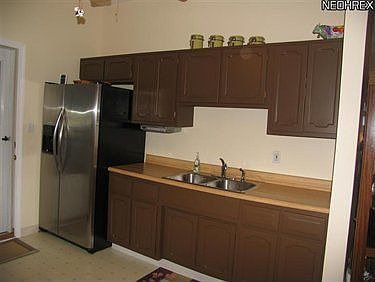 3rd image of 23887 Beaumont Dr
