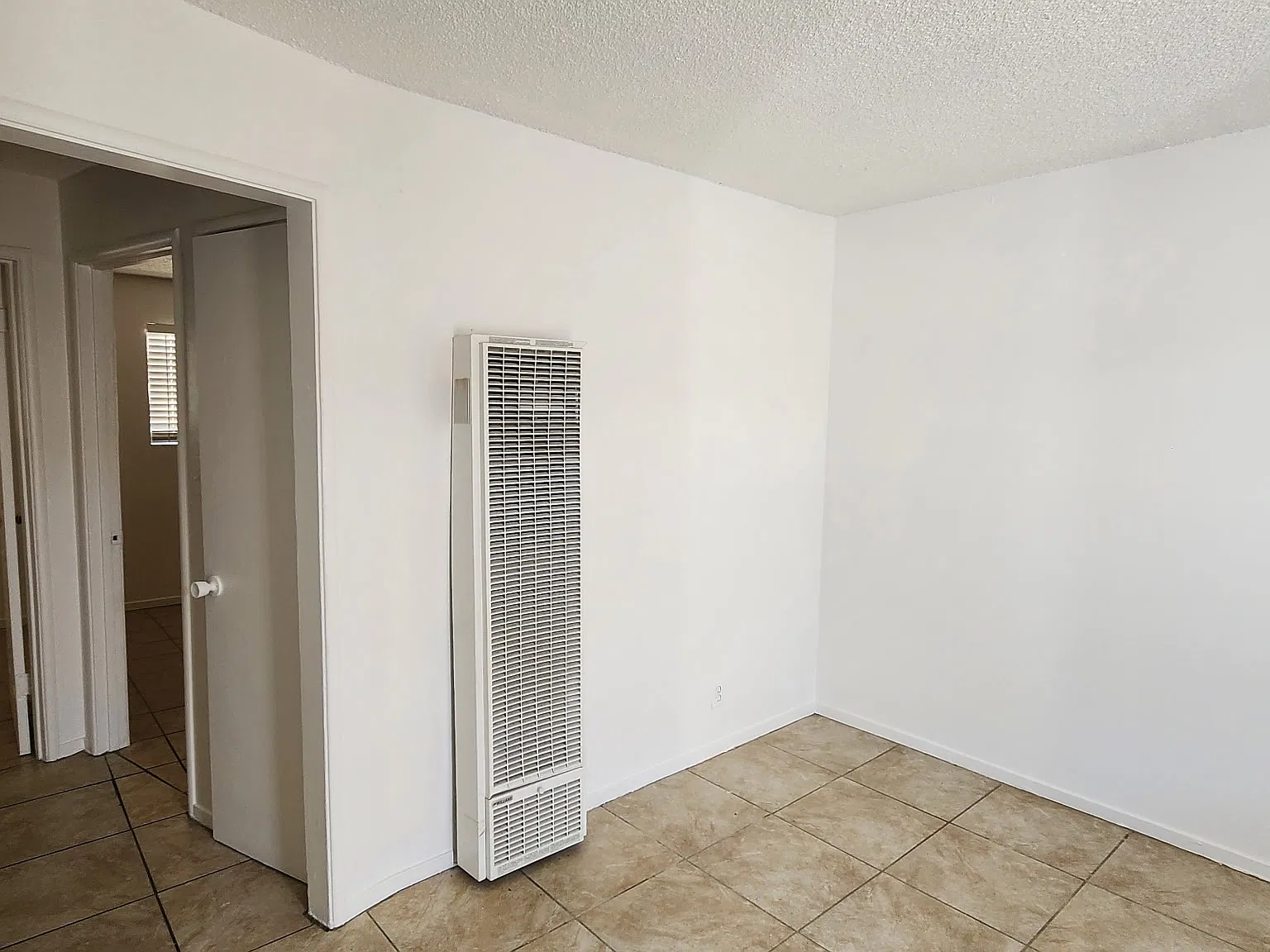 2 bed, $1,100 — Photo 2