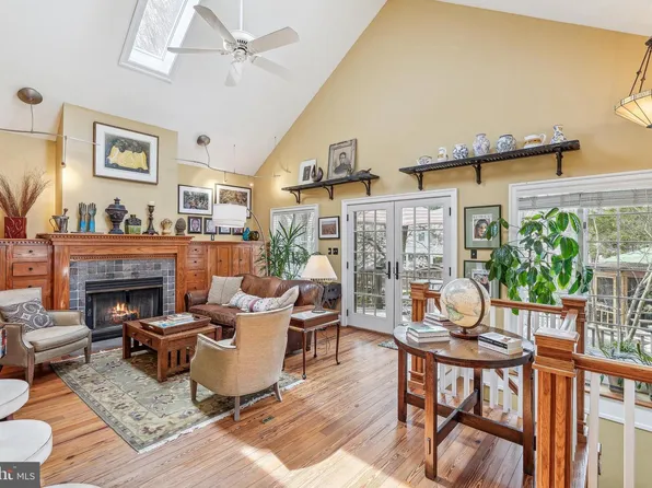 4612 Asbury Pl NW, Washington, DC 20016