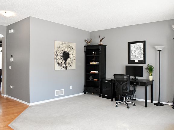 Large Foyer with flex room