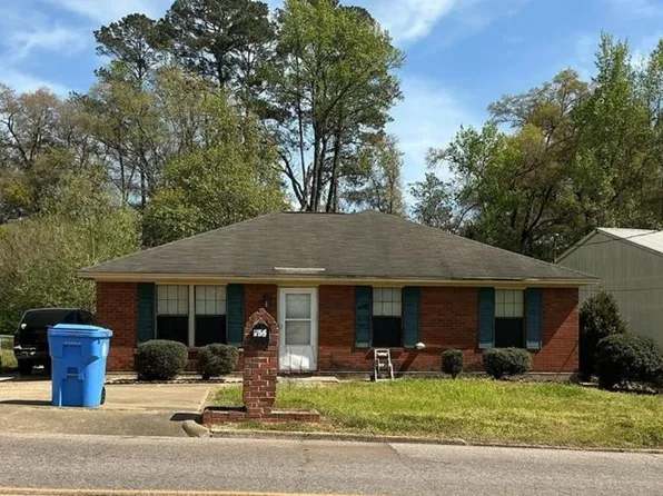 754 N Court St, Prattville, AL 36067