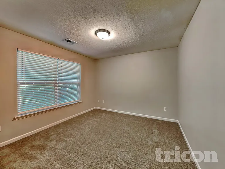 269 Lossie Ln — Photo 8