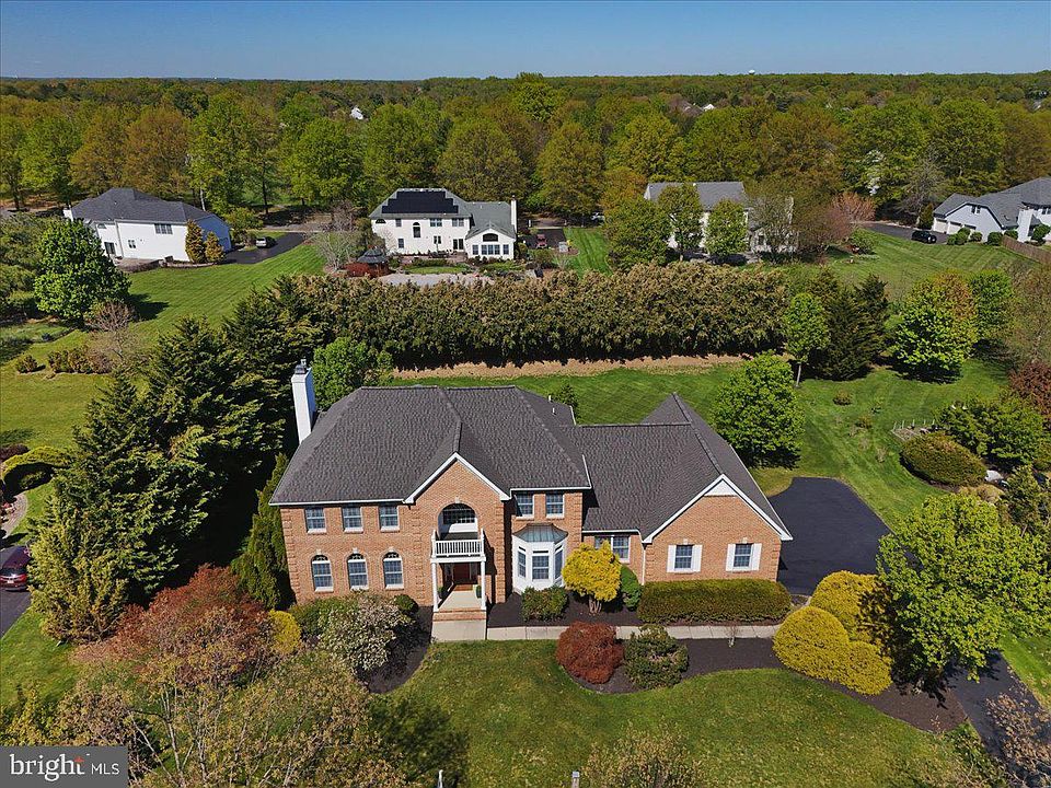 1st image of 10 Jewel Rd