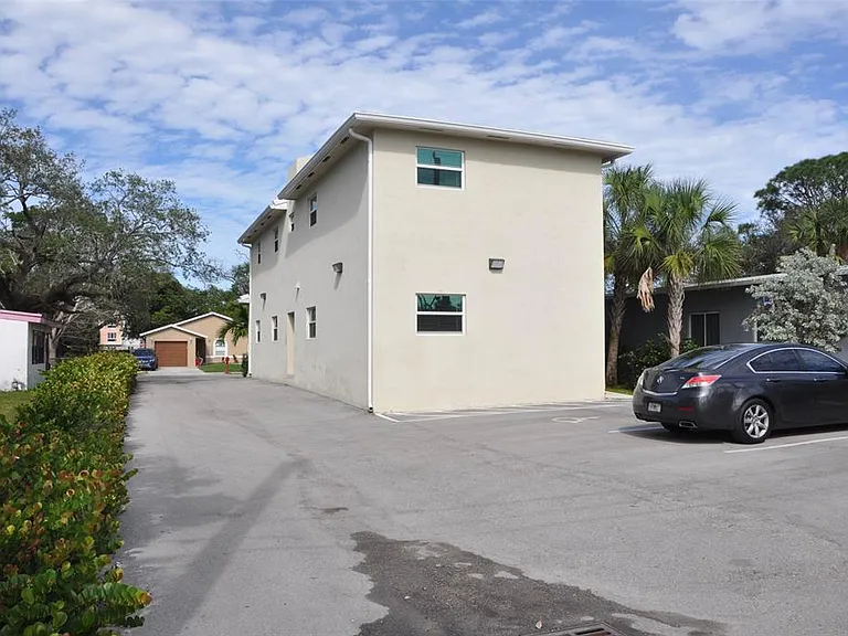 1216 NW 6th Ct #4 — Photo 9