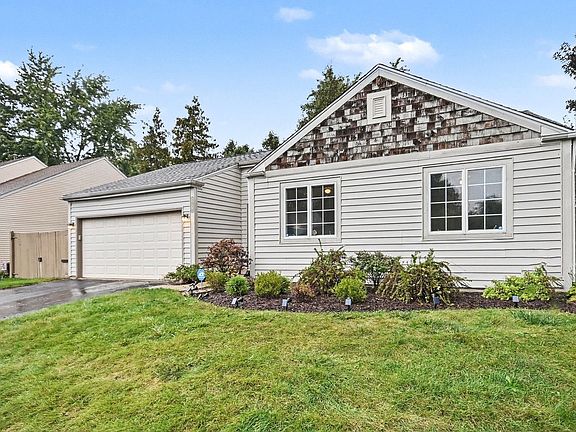 2nd image of 1070 Chelsea Ln