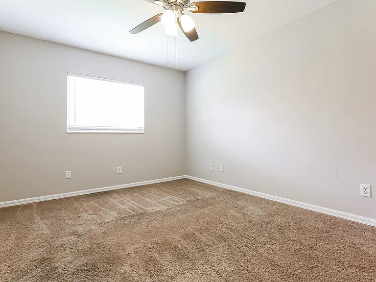 2525 Mather Ln — Photo 13