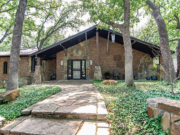 2nd image of 1202 Riverview Dr