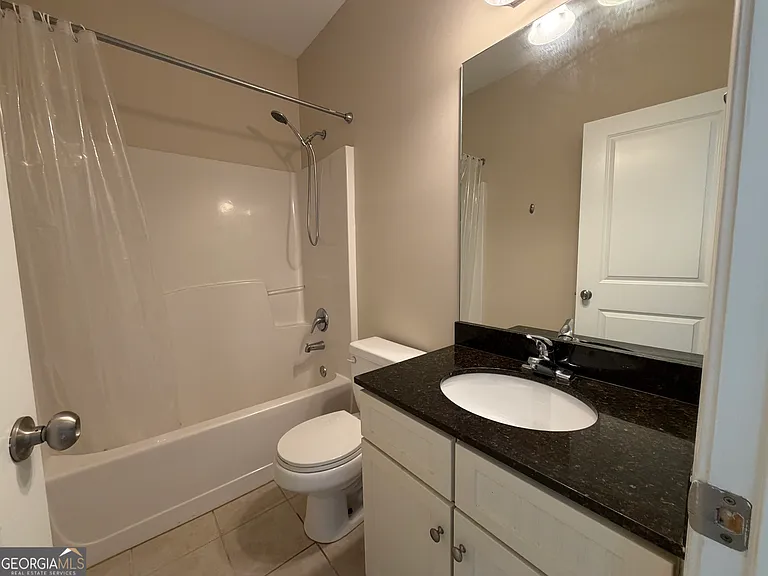 200 Rivergrove Pkwy #4 — Photo 4