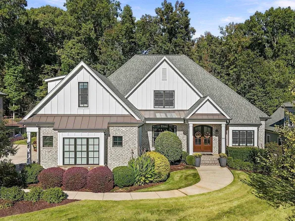 203 Redfern Ct, Simpsonville, SC 29681