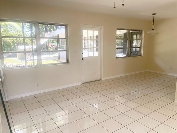 5th image of 521 N 20th Ave APT 3