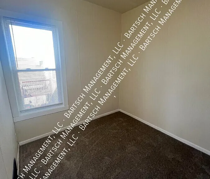 711 S 34th St — Photo 3