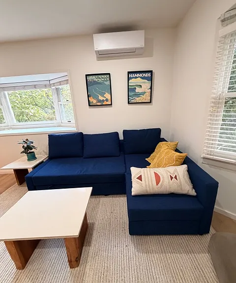 Couch fold out to bed
