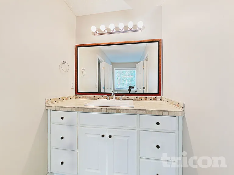 305 Nims Dr — Photo 12
