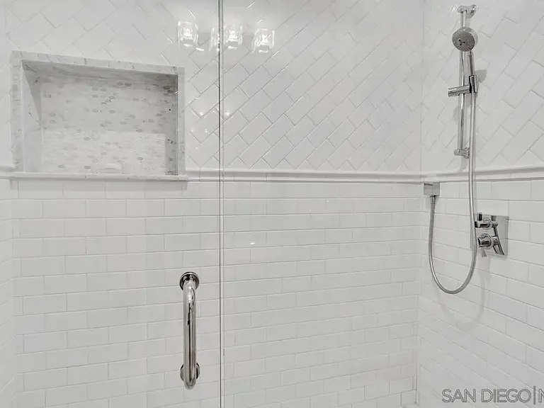 914 B Ave — Photo 34