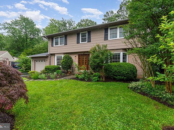 3rd image of 4401 Aragon Pl
