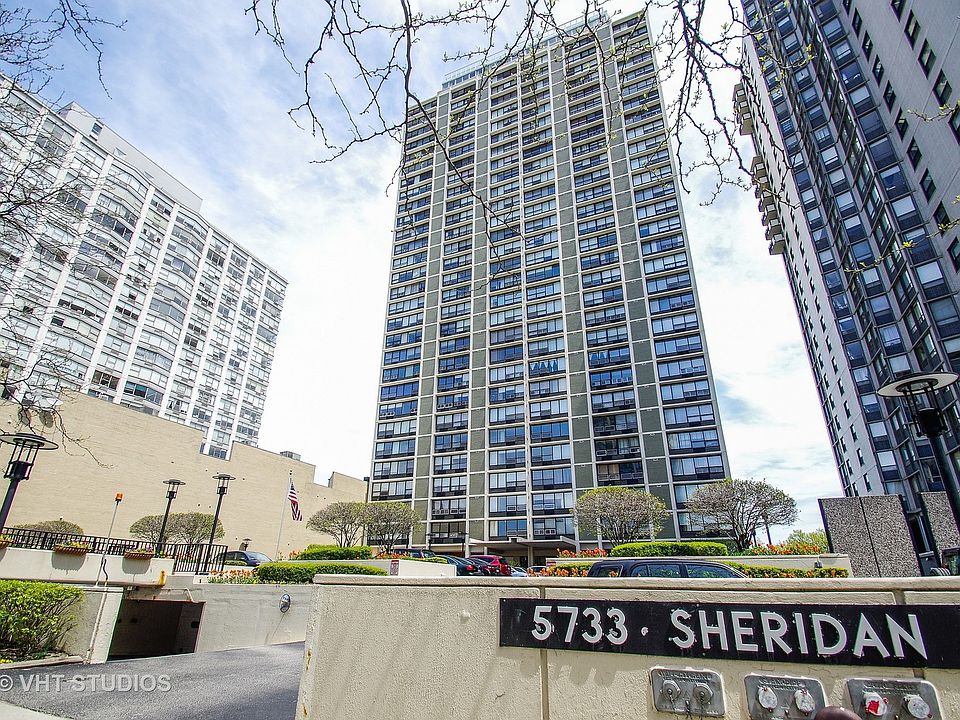 1st image of 5733 N Sheridan Rd APT 15B