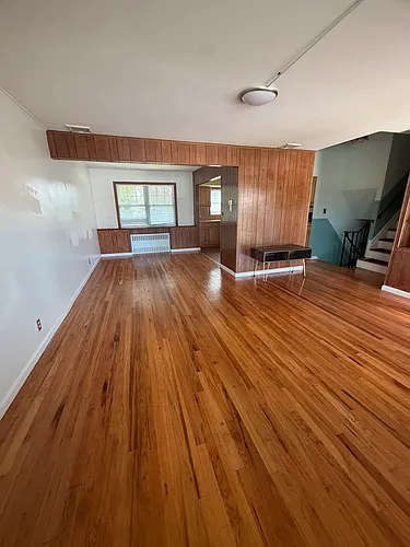 12 Gates Ave Photo 1