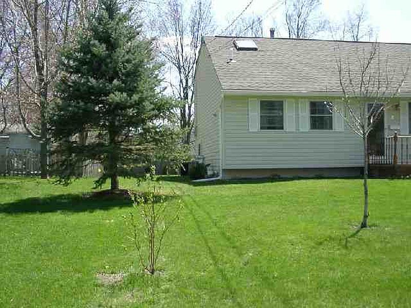 2nd image of 38 TERRY Avenue