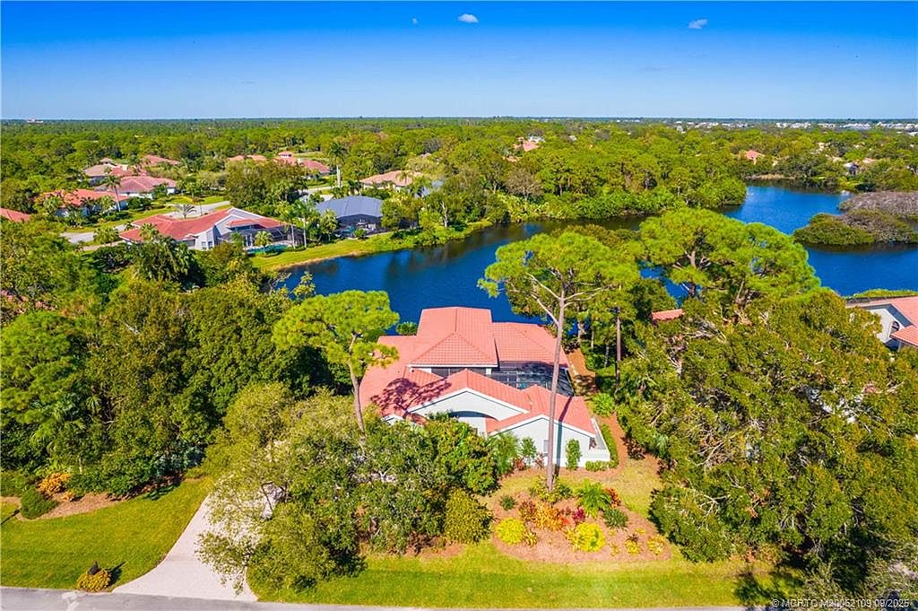 1514 NW Sawgrass Way