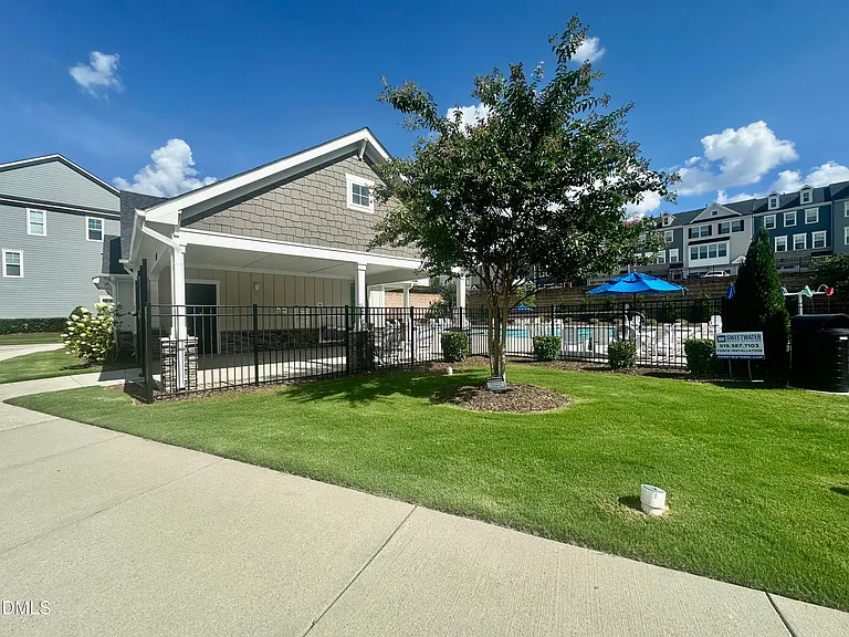 822 Richmont Grove Ln — Photo 28