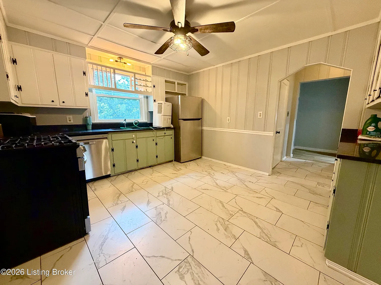 3 bed, 1.0 bath, 1088 sqft, $1,795 — Photo 4