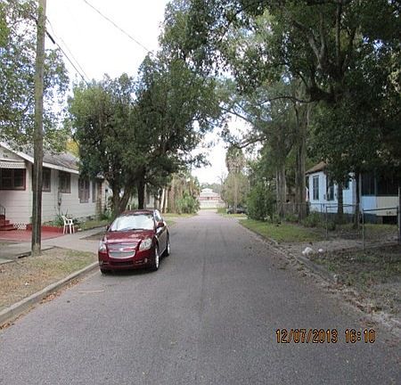 3rd image of 1239 E 10th St