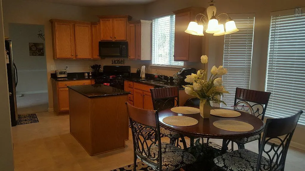 Building Photo - 726 Arbor Springs Dr