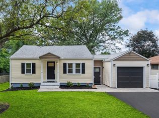 77 Holden St, Shrewsbury, MA 01545