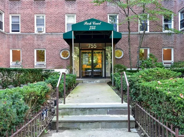 755 Bronx River Road #6H, Bronxville, NY 10708